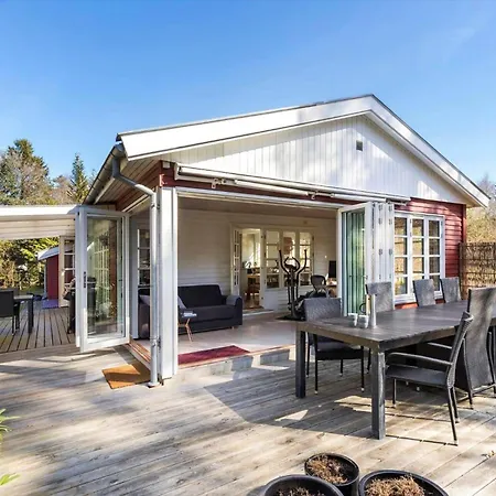 84300-ebeltoft-bogfinkevej-17 Semesterbostad *
